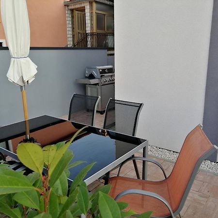 Punta Mary House With Apartment Умаг Екстериор снимка